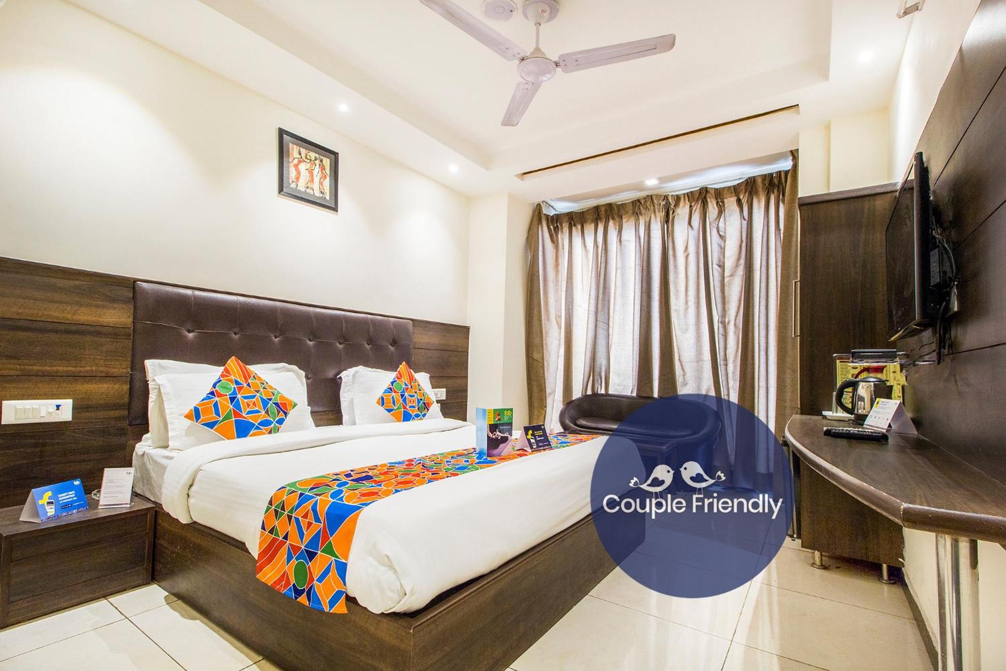 Hotel FabExpress Le Continental à New Delhi Extérieur photo