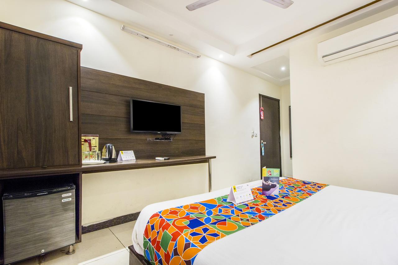 Hotel FabExpress Le Continental à New Delhi Extérieur photo