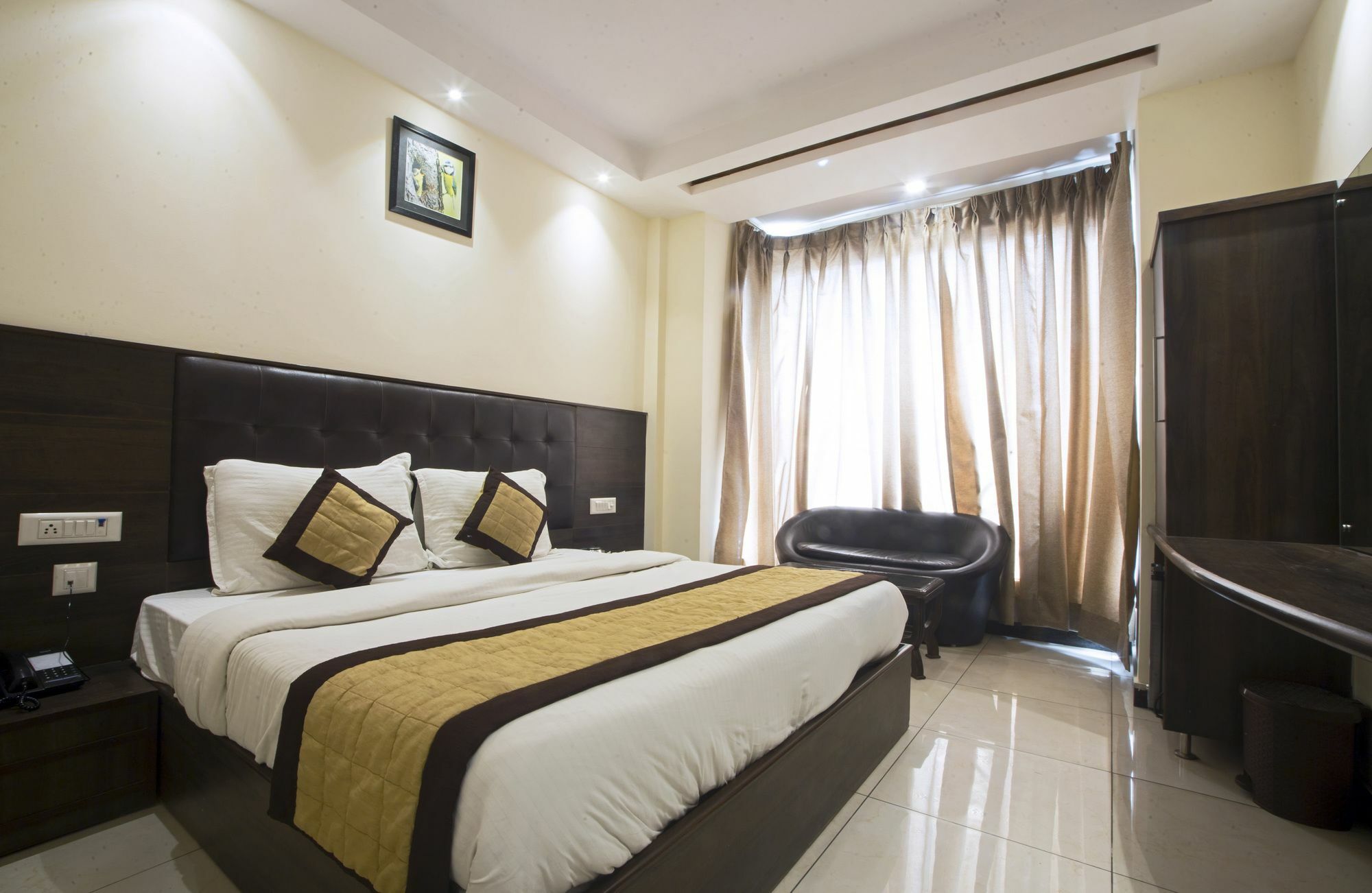 Hotel FabExpress Le Continental à New Delhi Extérieur photo