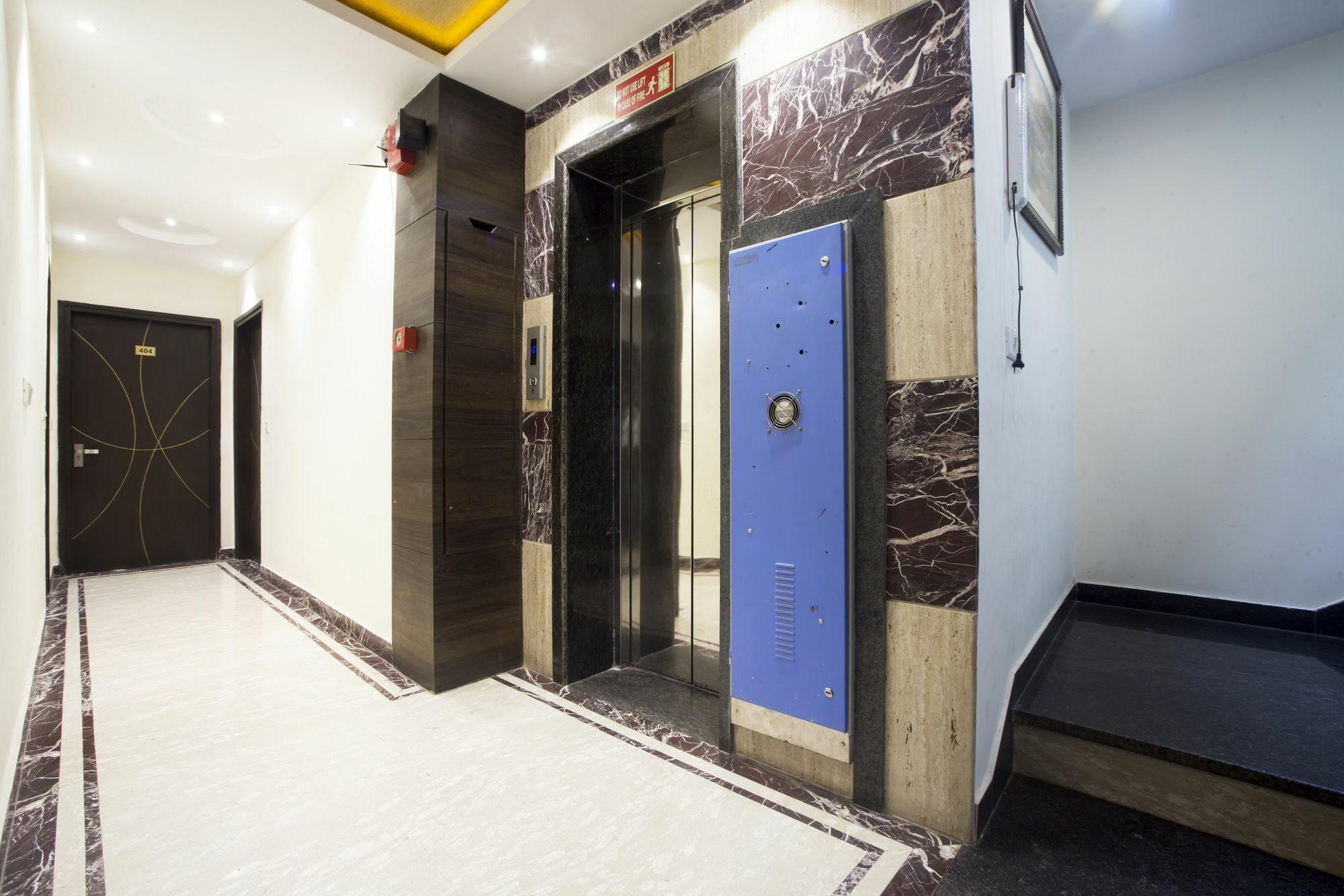 Hotel FabExpress Le Continental à New Delhi Extérieur photo