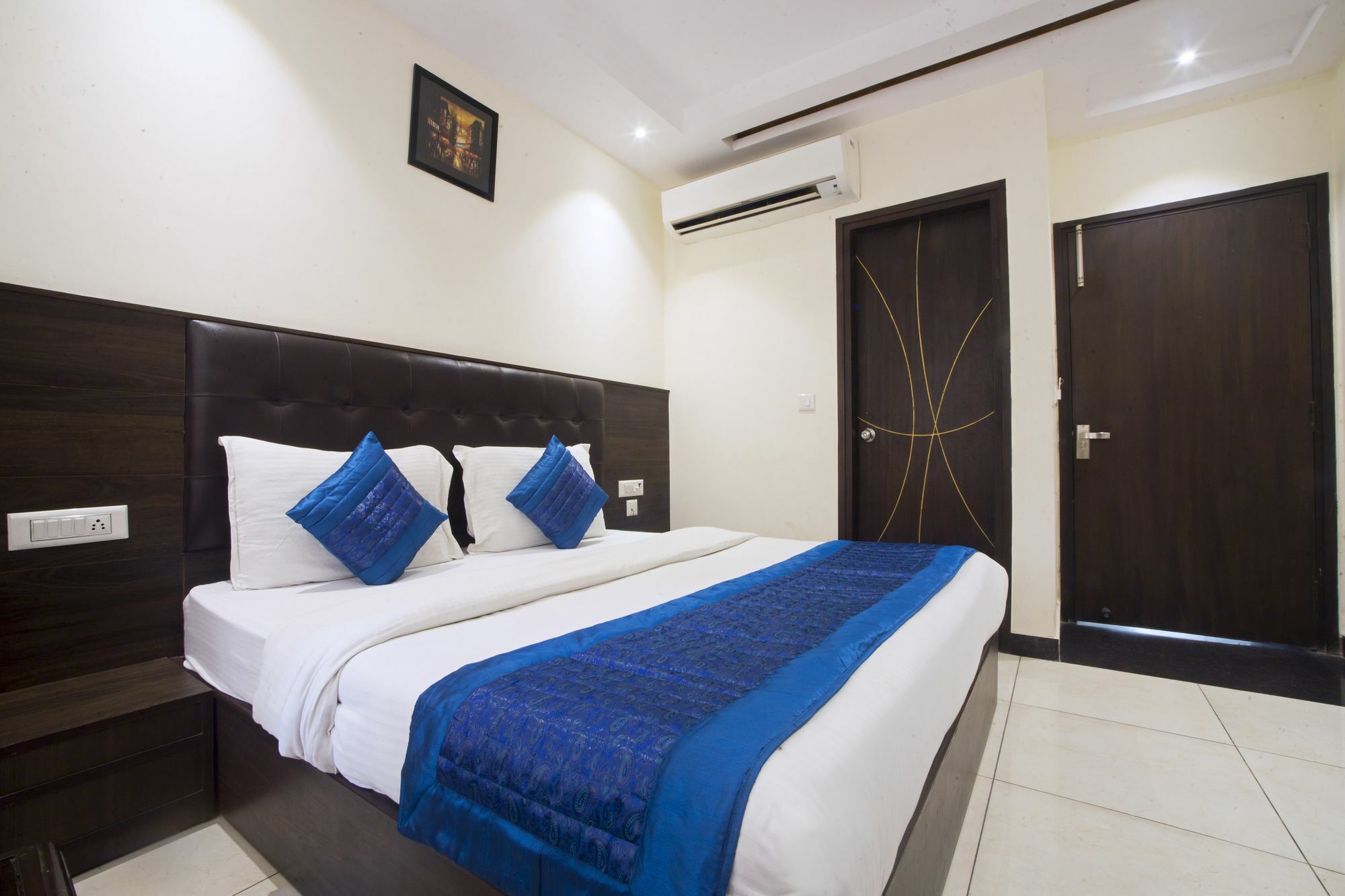 Hotel FabExpress Le Continental à New Delhi Extérieur photo